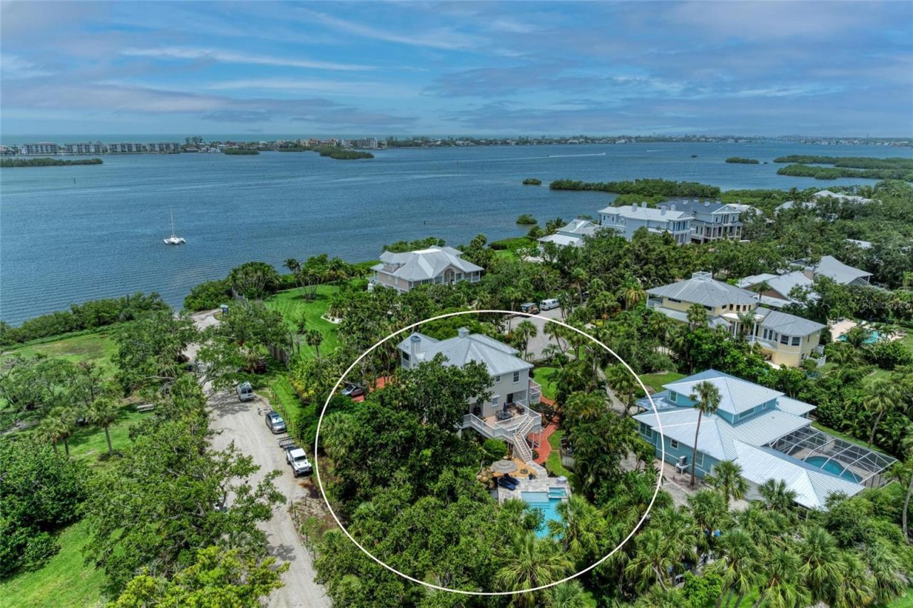 8963 Fishermens Bay Drive, Sarasota, FL 34231 Photo