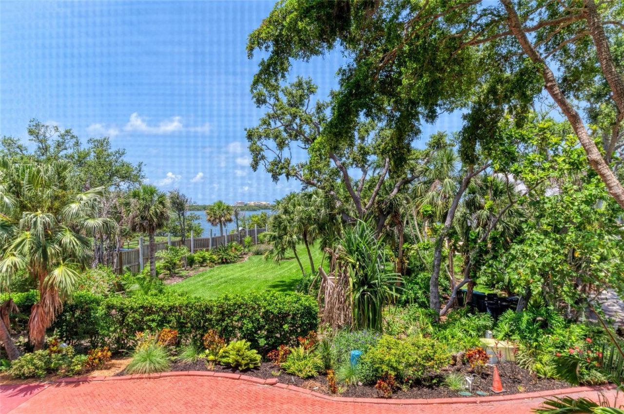 8963 Fishermens Bay Drive, Sarasota, FL 34231 Photo