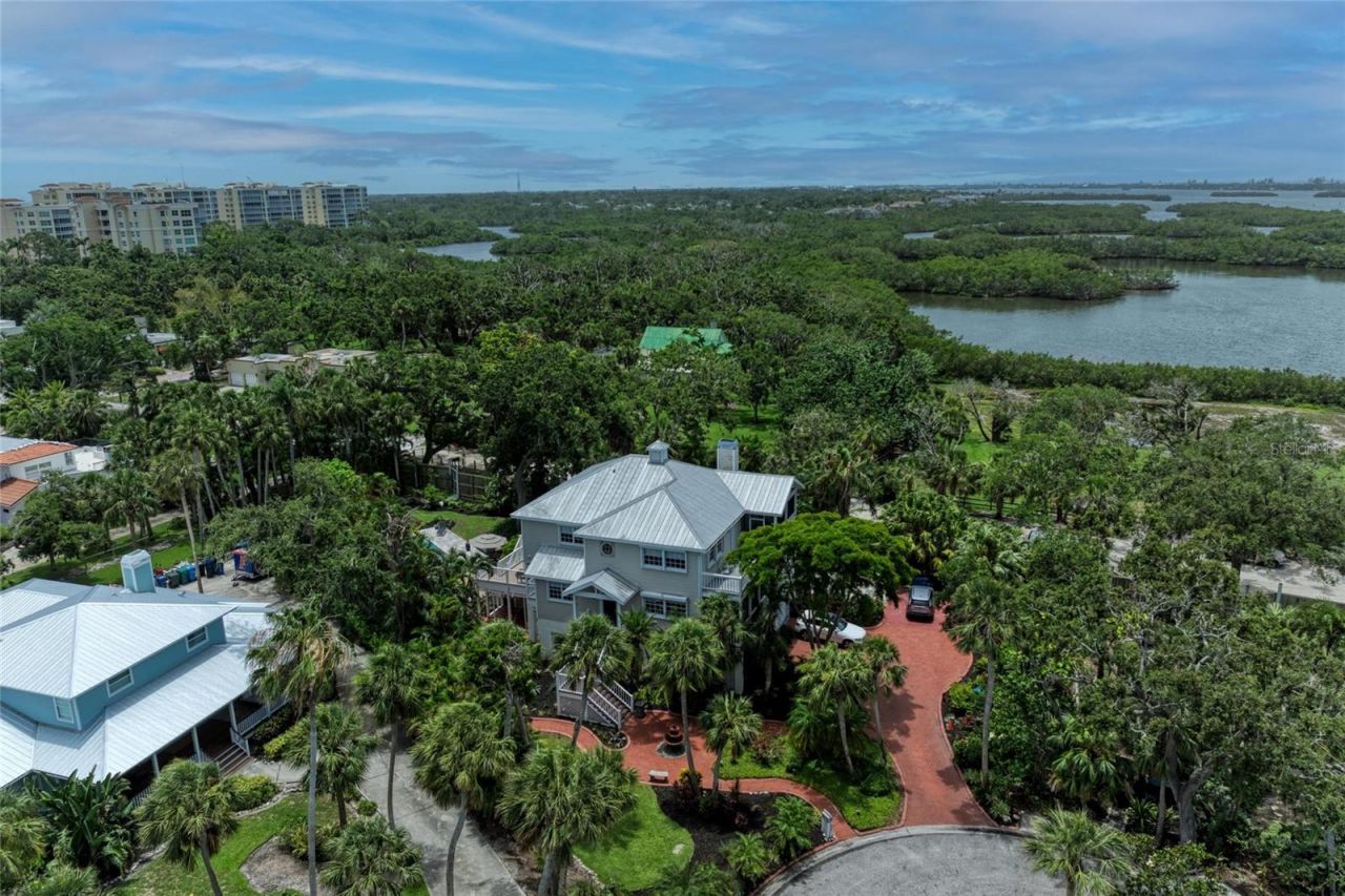 8963 Fishermens Bay Drive, Sarasota, FL 34231 Photo