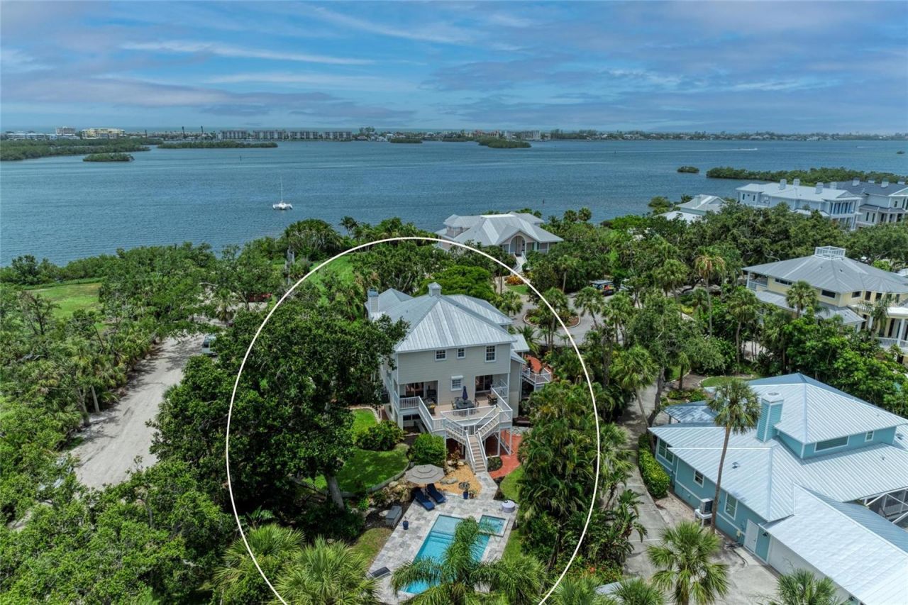 8963 Fishermens Bay Drive, Sarasota, FL 34231 Photo