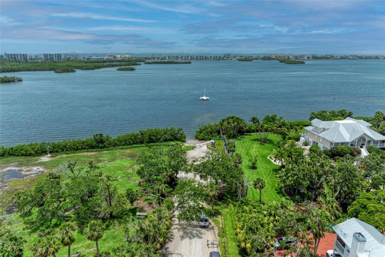 8963 Fishermens Bay Drive, Sarasota, FL 34231 Photo