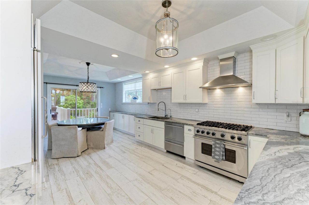 8963 Fishermens Bay Drive, Sarasota, FL 34231 Photo