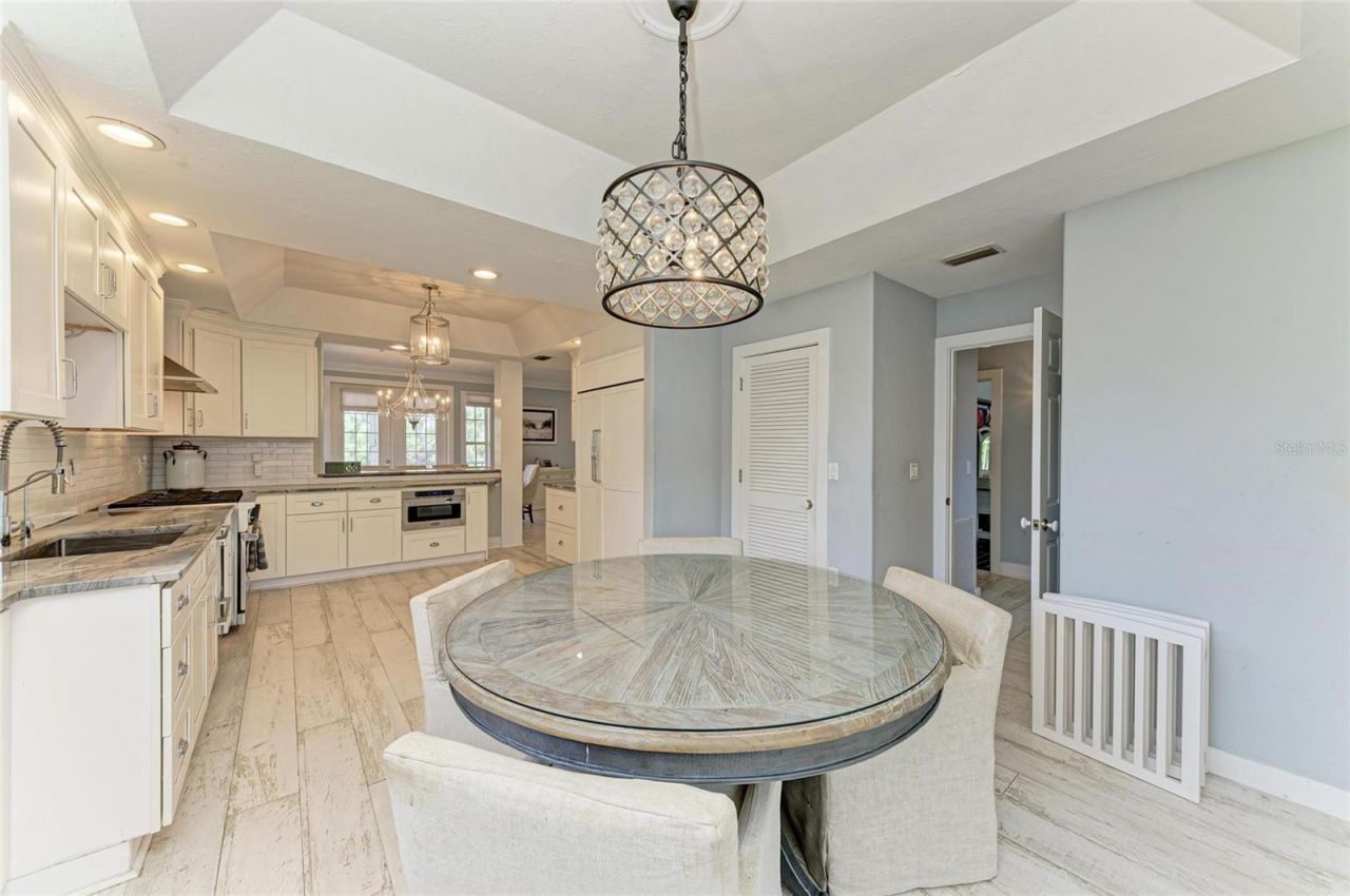 8963 Fishermens Bay Drive, Sarasota, FL 34231 Photo