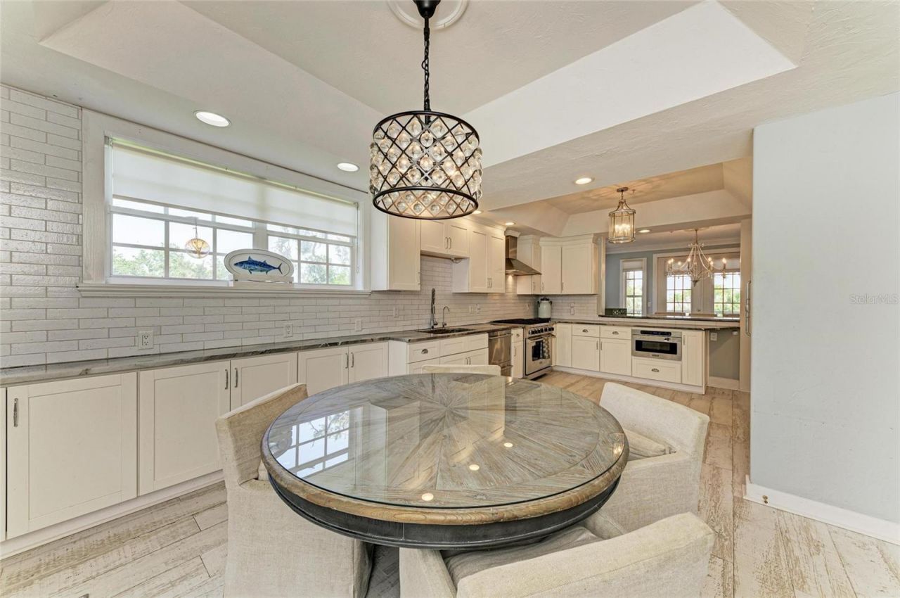8963 Fishermens Bay Drive, Sarasota, FL 34231 Photo