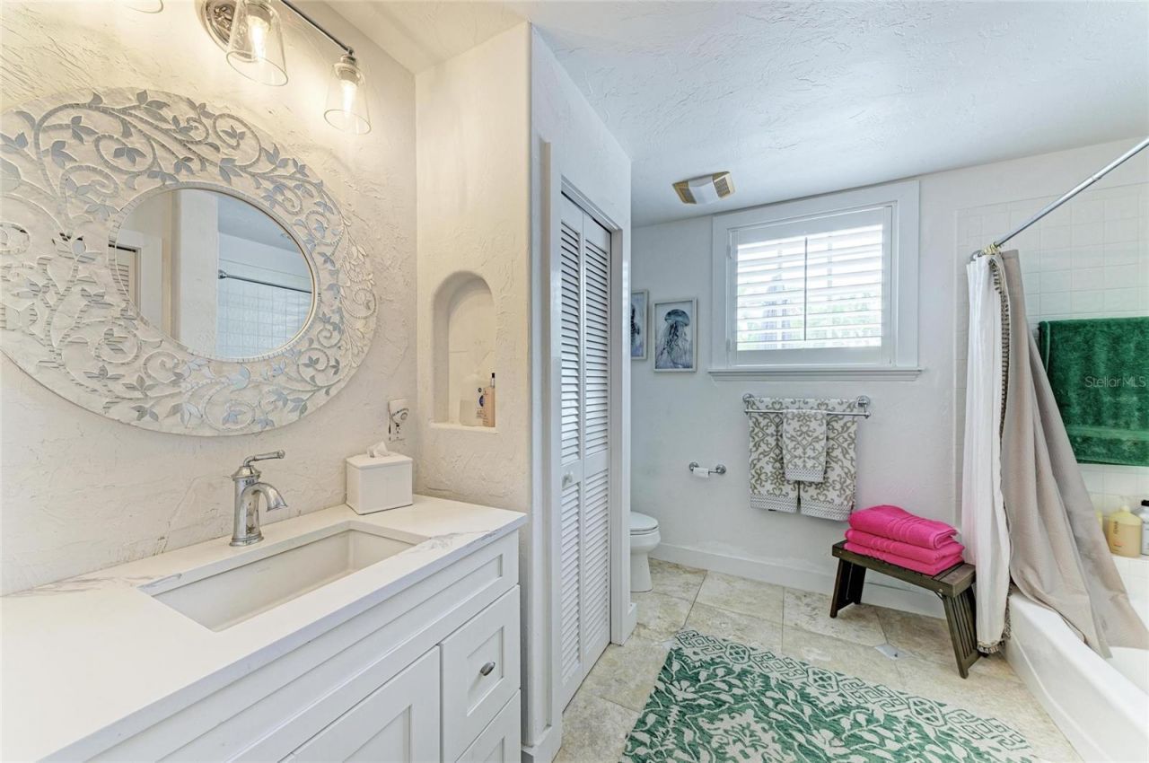 8963 Fishermens Bay Drive, Sarasota, FL 34231 Photo