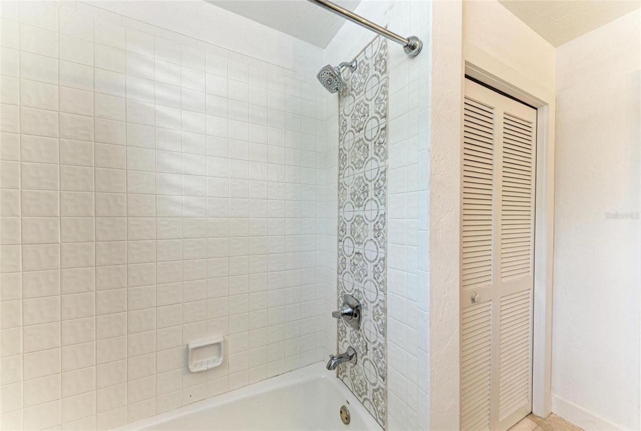 8963 Fishermens Bay Drive, Sarasota, FL 34231 Photo