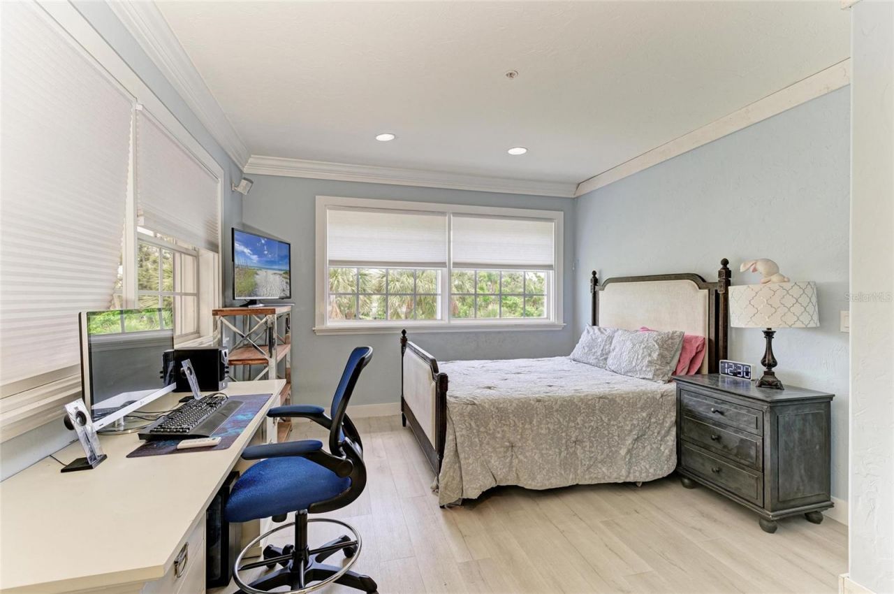 8963 Fishermens Bay Drive, Sarasota, FL 34231 Photo