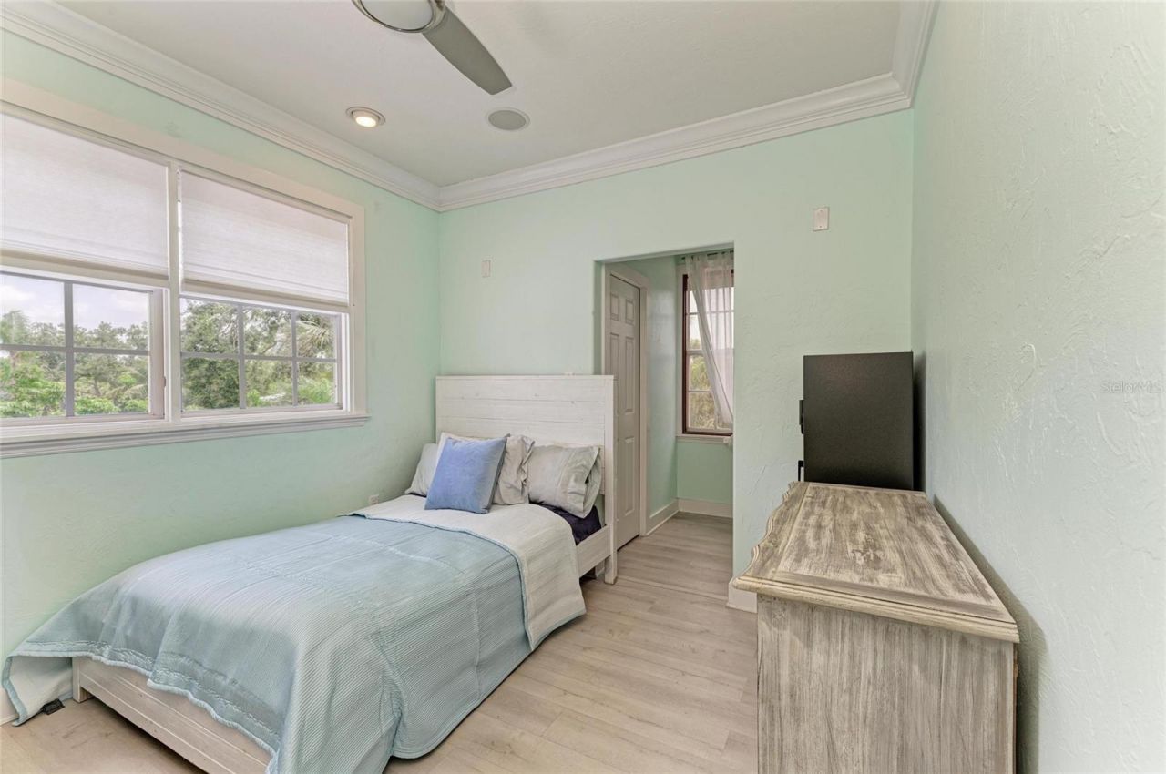 8963 Fishermens Bay Drive, Sarasota, FL 34231 Photo