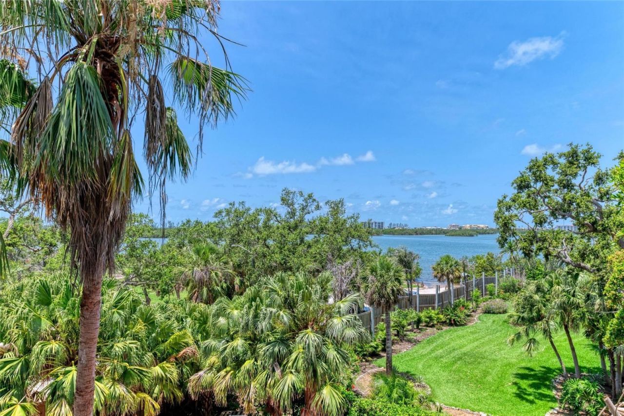 8963 Fishermens Bay Drive, Sarasota, FL 34231 Photo