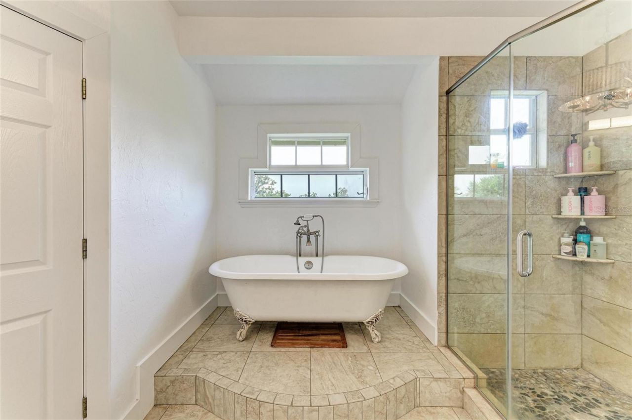 8963 Fishermens Bay Drive, Sarasota, FL 34231 Photo