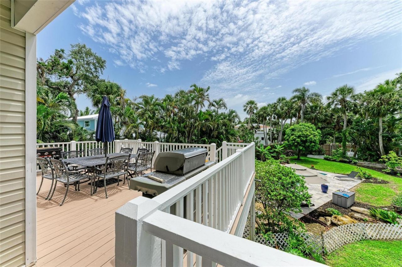 8963 Fishermens Bay Drive, Sarasota, FL 34231 Photo