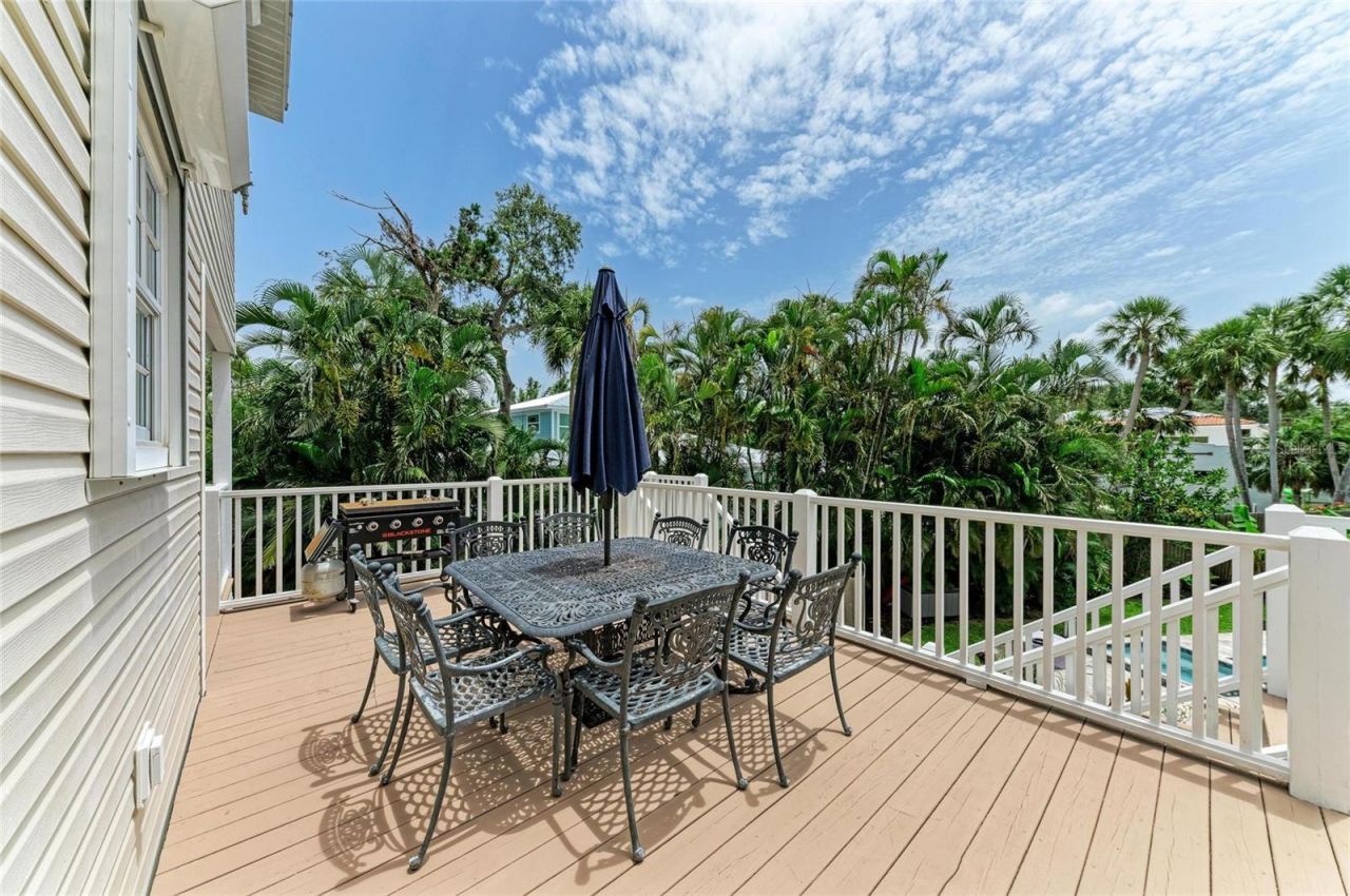 8963 Fishermens Bay Drive, Sarasota, FL 34231 Photo