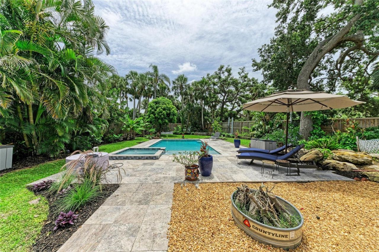 8963 Fishermens Bay Drive, Sarasota, FL 34231 Photo