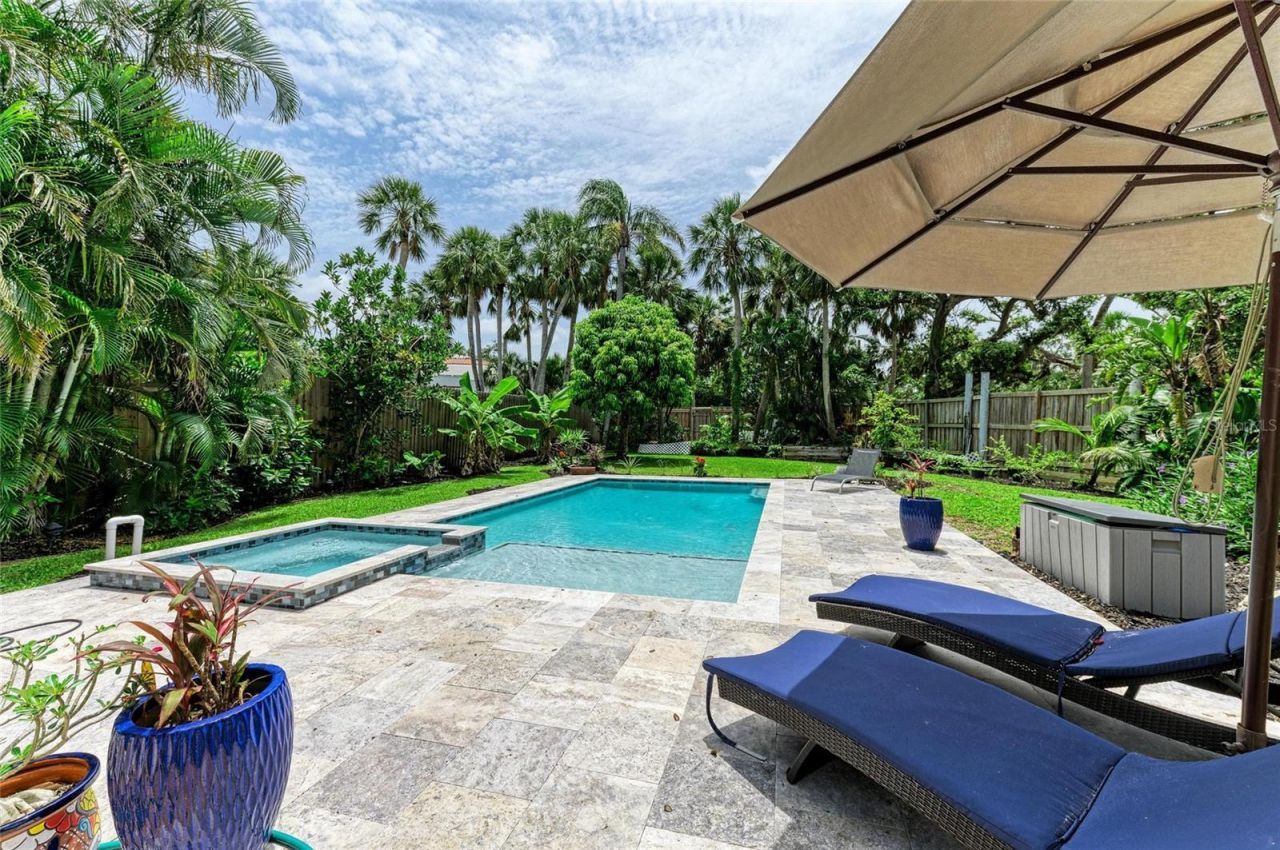 8963 Fishermens Bay Drive, Sarasota, FL 34231 Photo