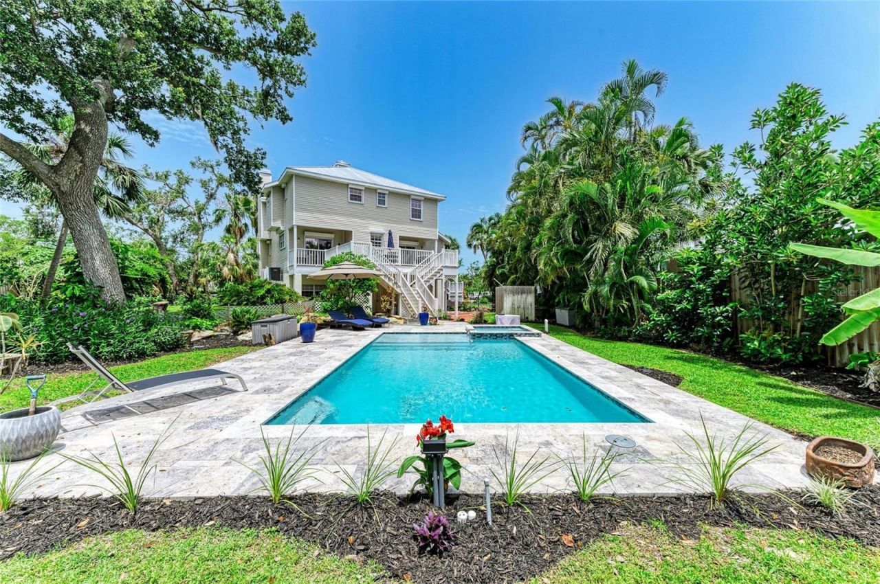 8963 Fishermens Bay Drive, Sarasota, FL 34231 Photo