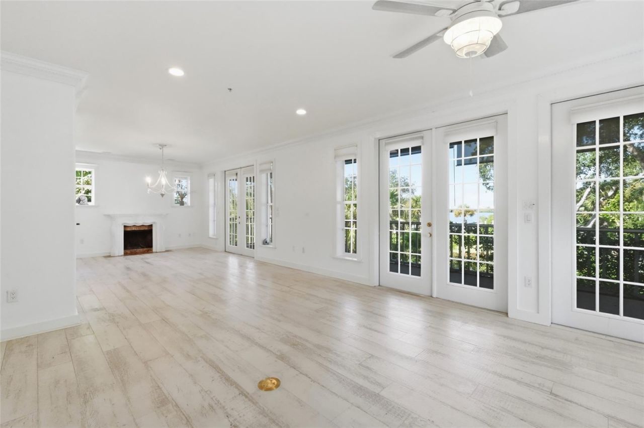 8963 Fishermens Bay Drive, Sarasota, FL 34231 Photo