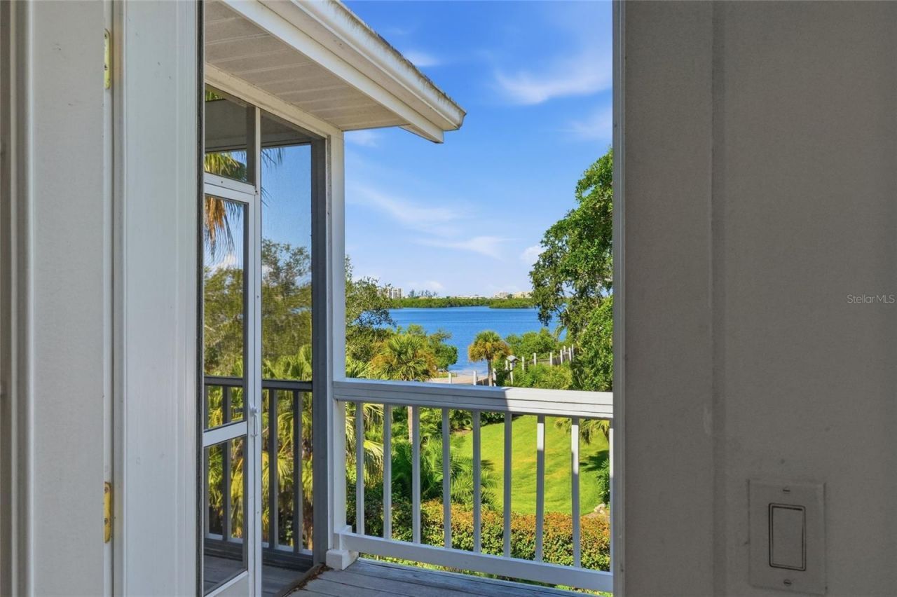 8963 Fishermens Bay Drive, Sarasota, FL 34231 Photo