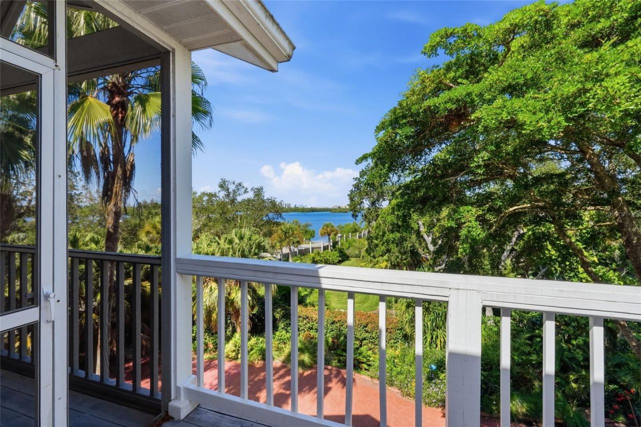 8963 Fishermens Bay Drive, Sarasota, FL 34231 Photo
