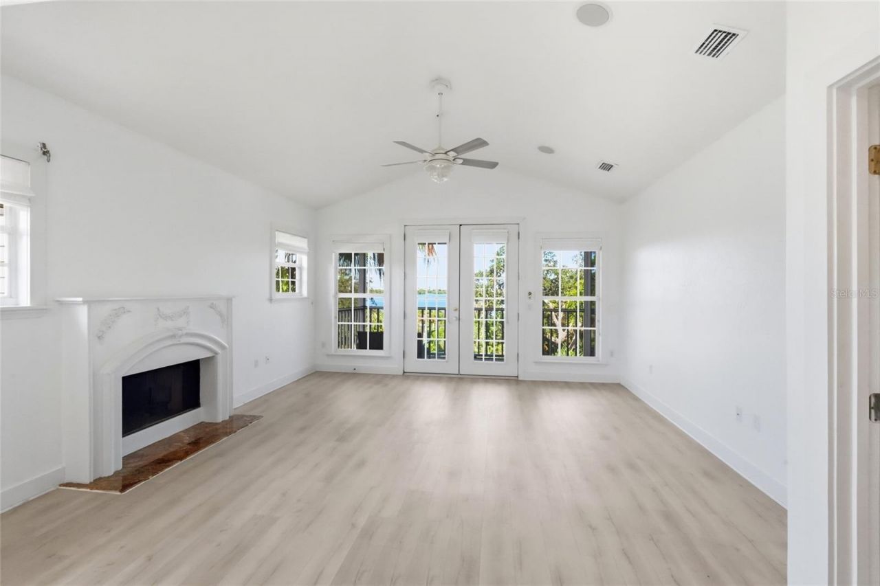 8963 Fishermens Bay Drive, Sarasota, FL 34231 Photo