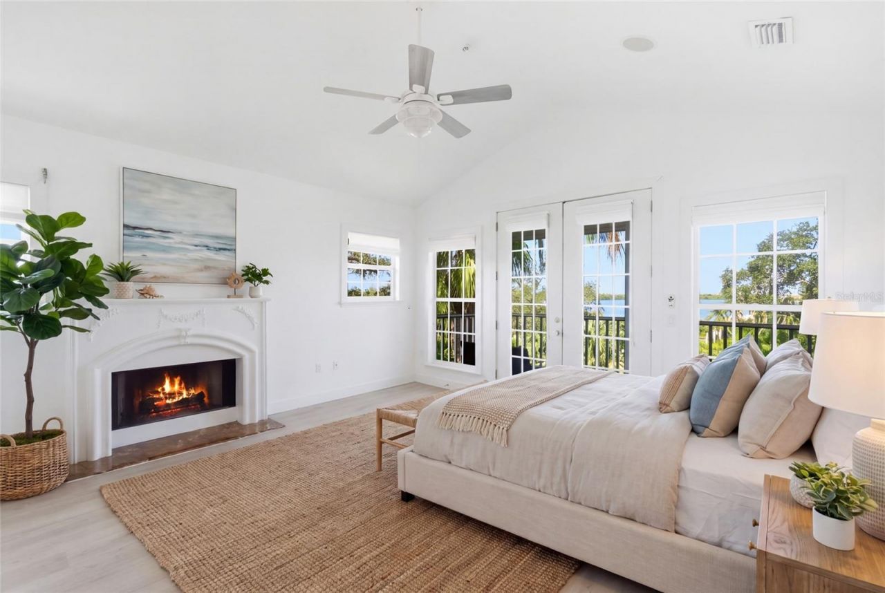 8963 Fishermens Bay Drive, Sarasota, FL 34231 Photo