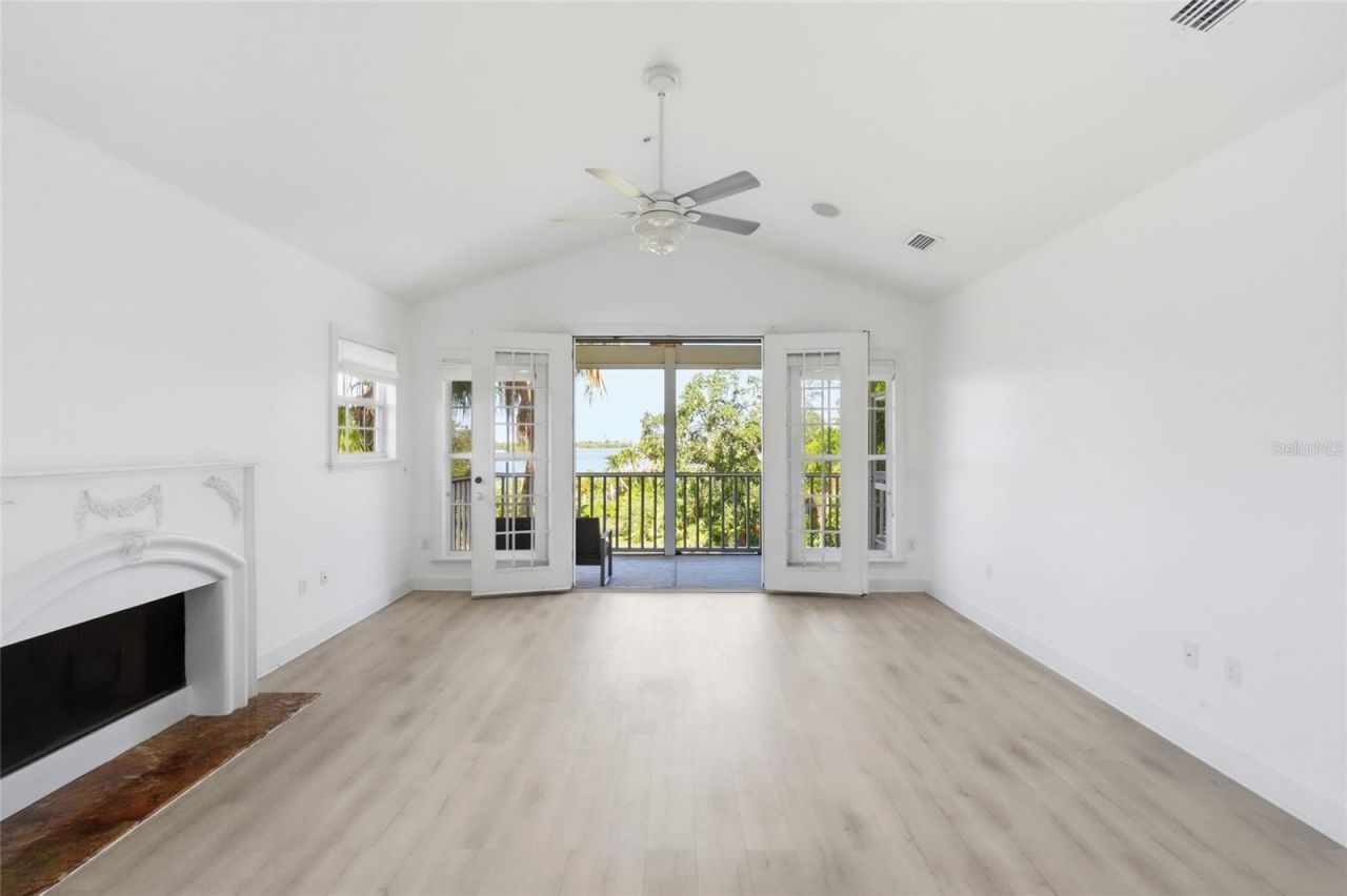 8963 Fishermens Bay Drive, Sarasota, FL 34231 Photo