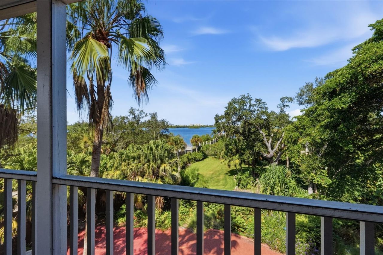 8963 Fishermens Bay Drive, Sarasota, FL 34231 Photo
