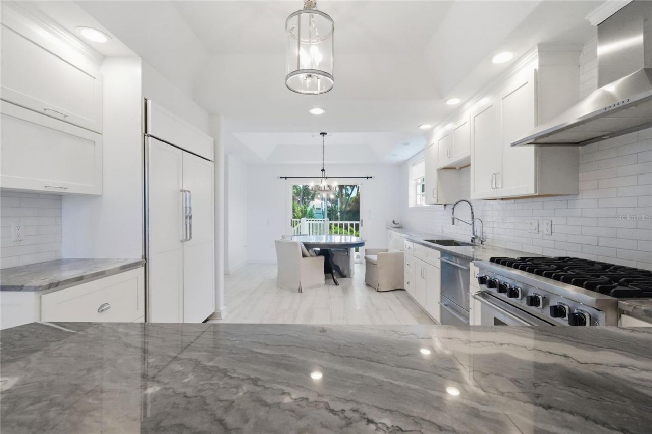 8963 Fishermens Bay Drive, Sarasota, FL 34231 Photo