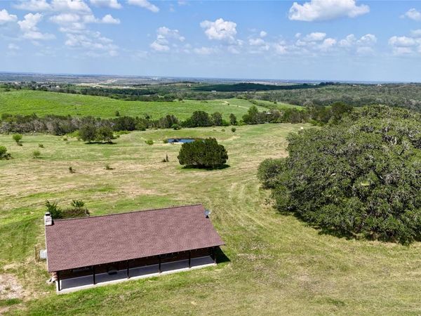 2725 Old Lehmann RD, Kingsbury, TX 78638