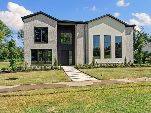 903 NE 2nd Street, Bentonville, AR 72712