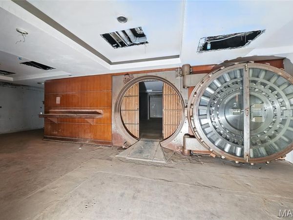 304 N Broadway, St Louis, MO 63102