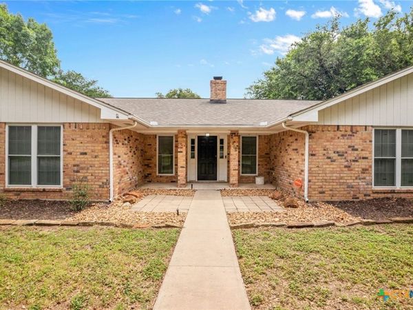 308 Woodway Drive, Victoria, TX 77904