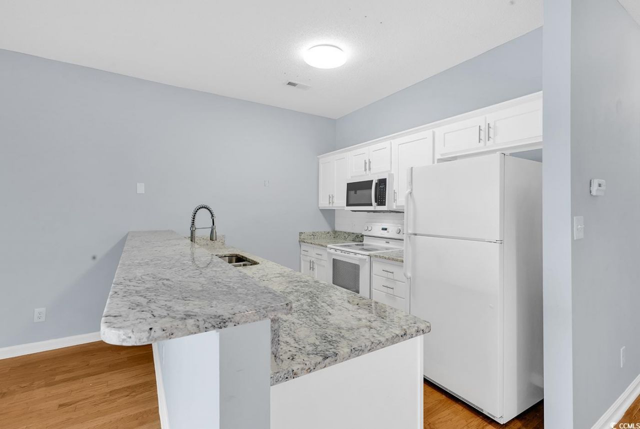 4840 Moss Creek Loop Photo 8