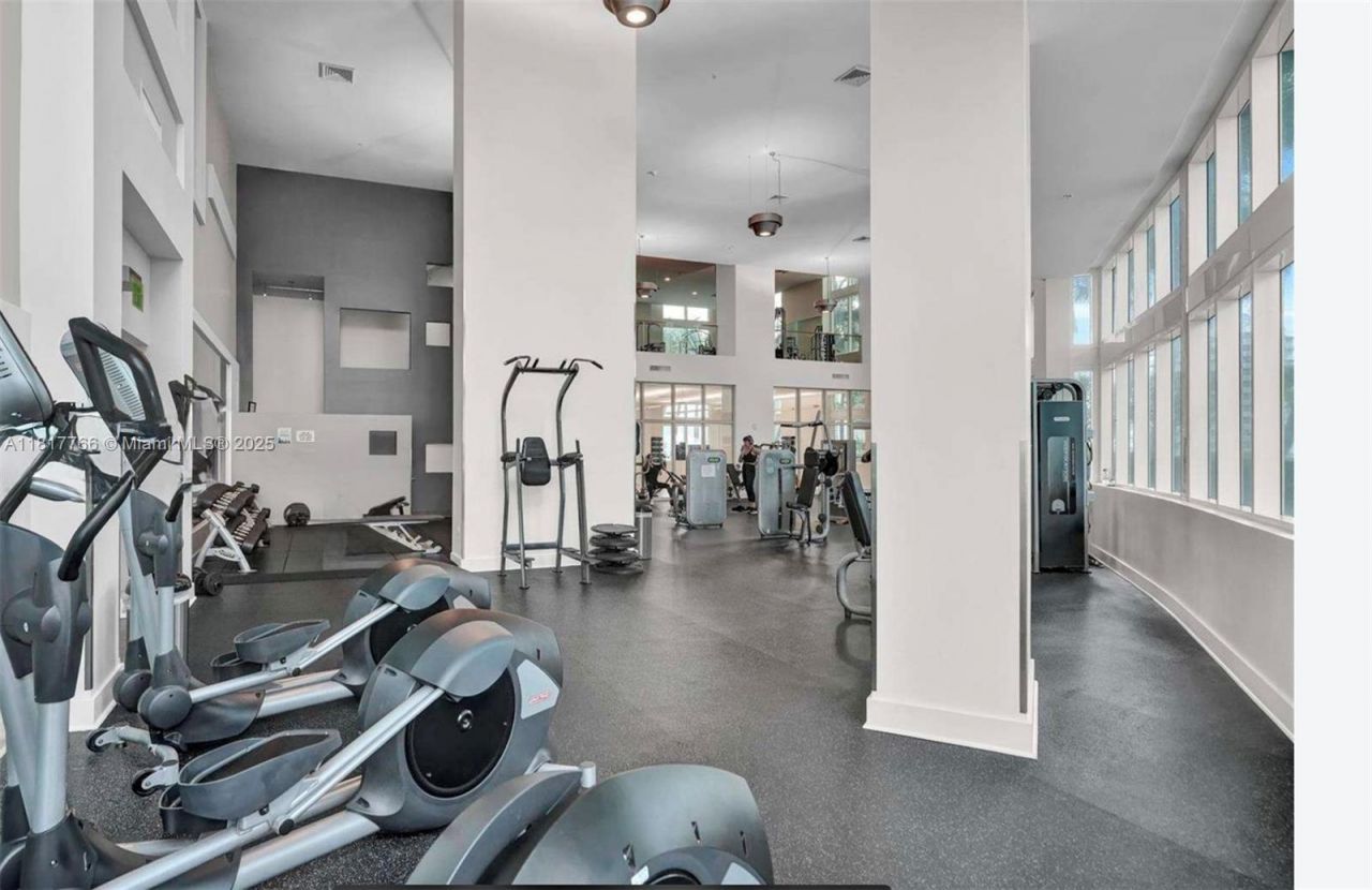 1900 N Bayshore Dr, Unit 3909, Miami, FL 33132 Photo