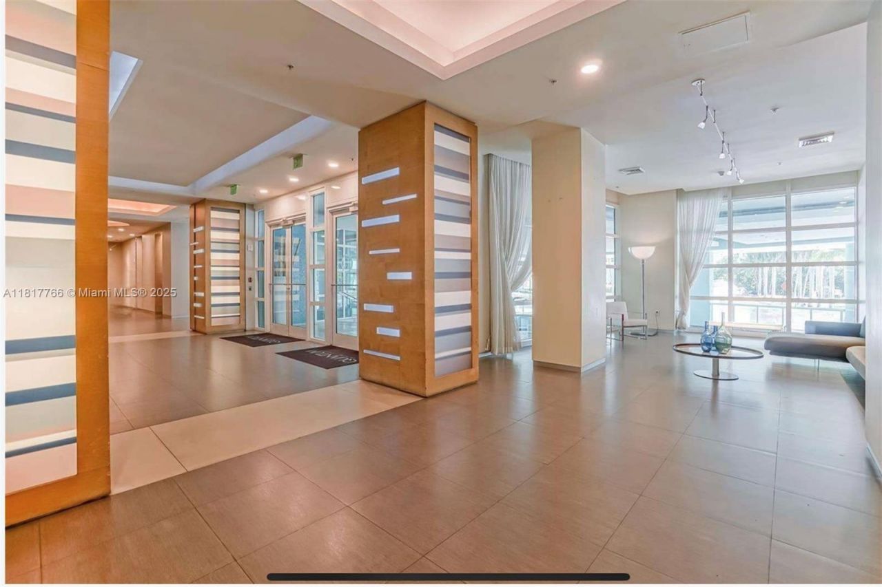 1900 N Bayshore Dr, Unit 3909, Miami, FL 33132 Photo