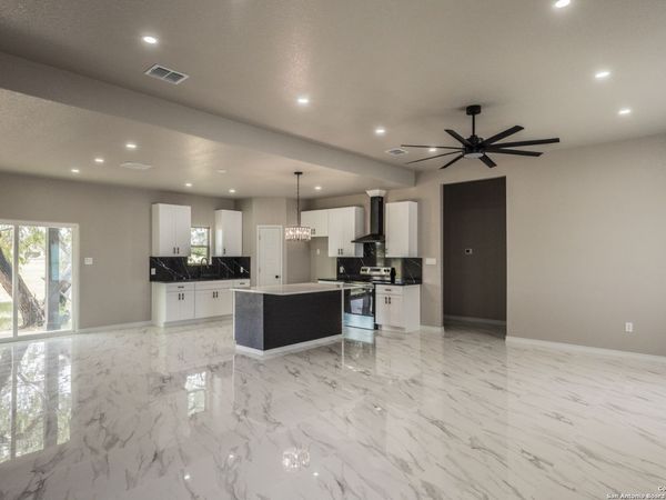 12946 PROSPERIDAD LN, Atascosa, TX 78002