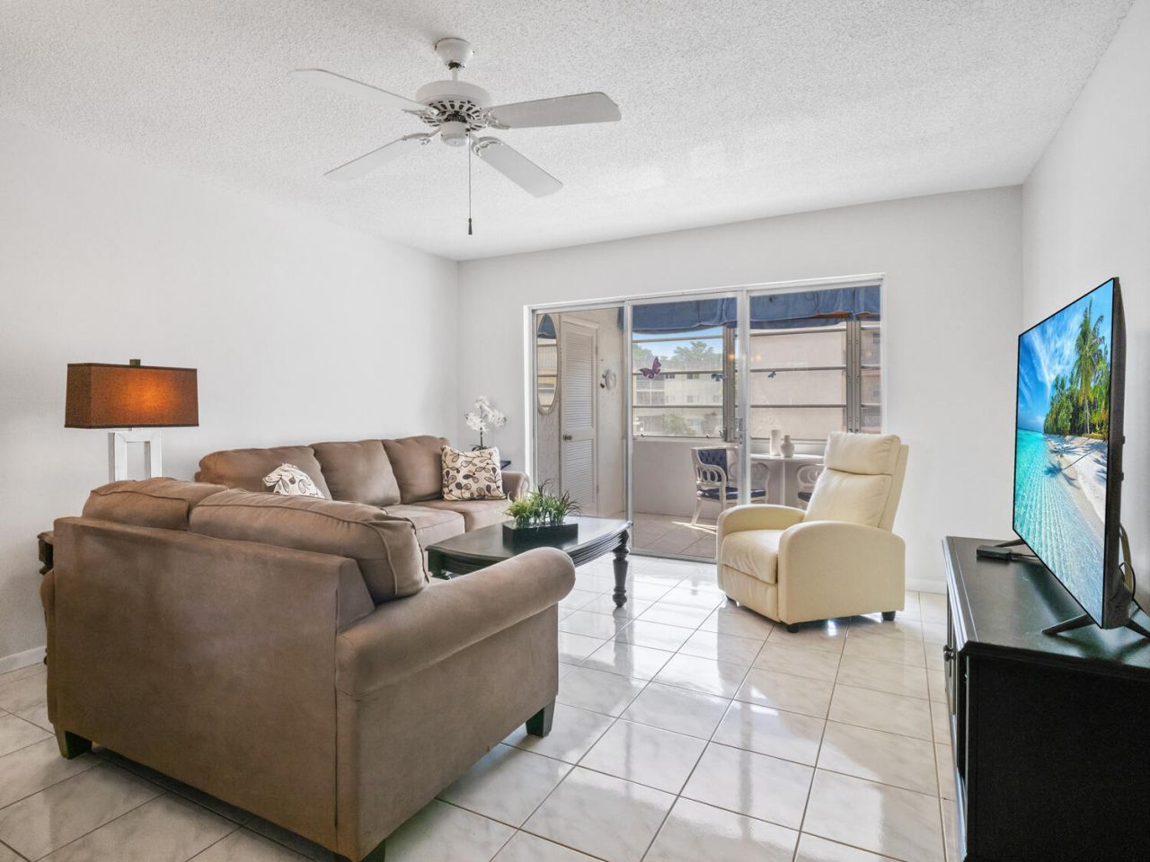 715 Lori Drive, Unit 213, Palm Springs, FL 33461 Photo