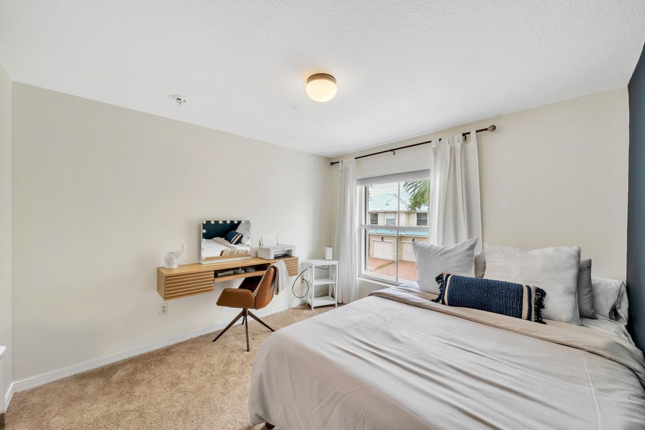 6086 Seminole Gardens Circle, Riviera Beach, FL 33418 Photo