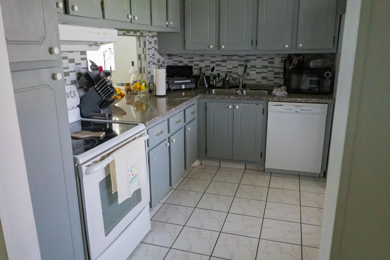 106 Lake Helen Drive, West Palm Beach, FL 33411 Photo