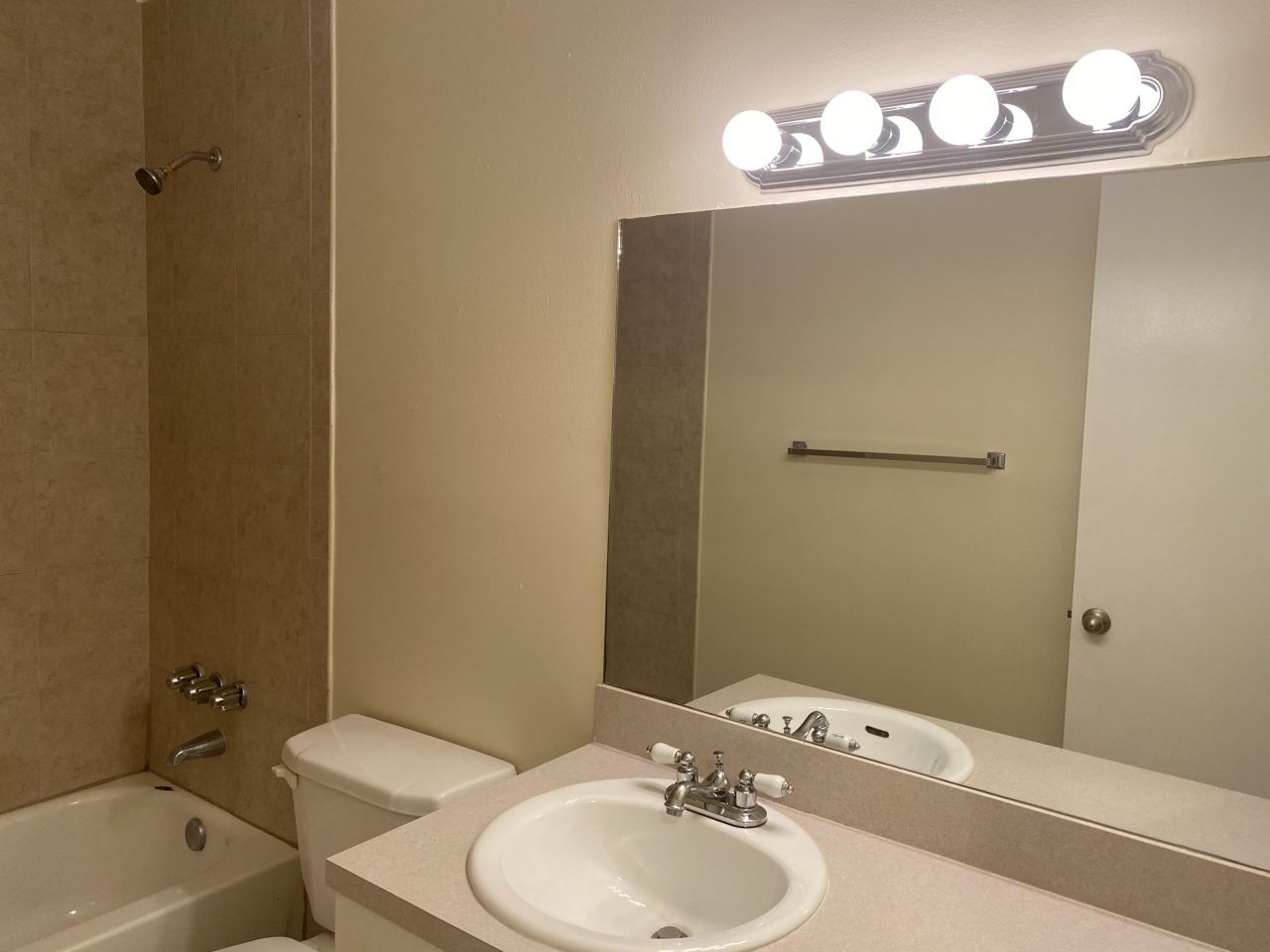 405 W Executive Center Drive, Unit 208, West Palm Beach, FL 33401 Photo