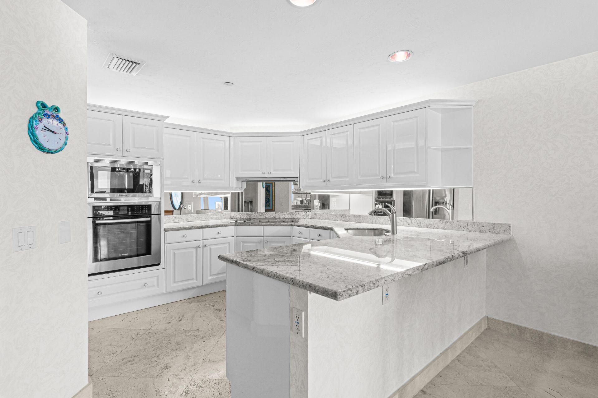 800 Ocean Drive, Unit 204, Juno Beach, FL 33408 Photo