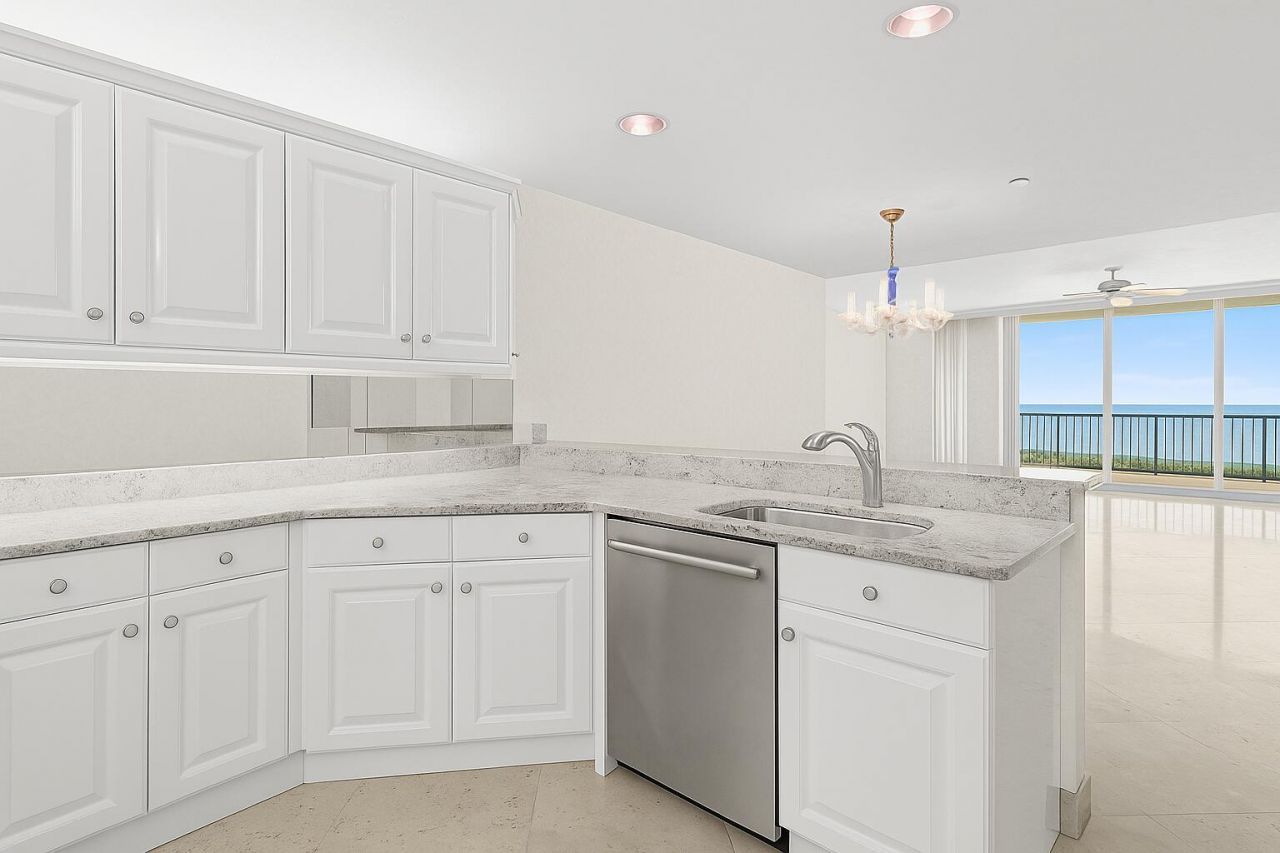 800 Ocean Drive, Unit 204, Juno Beach, FL 33408 Photo