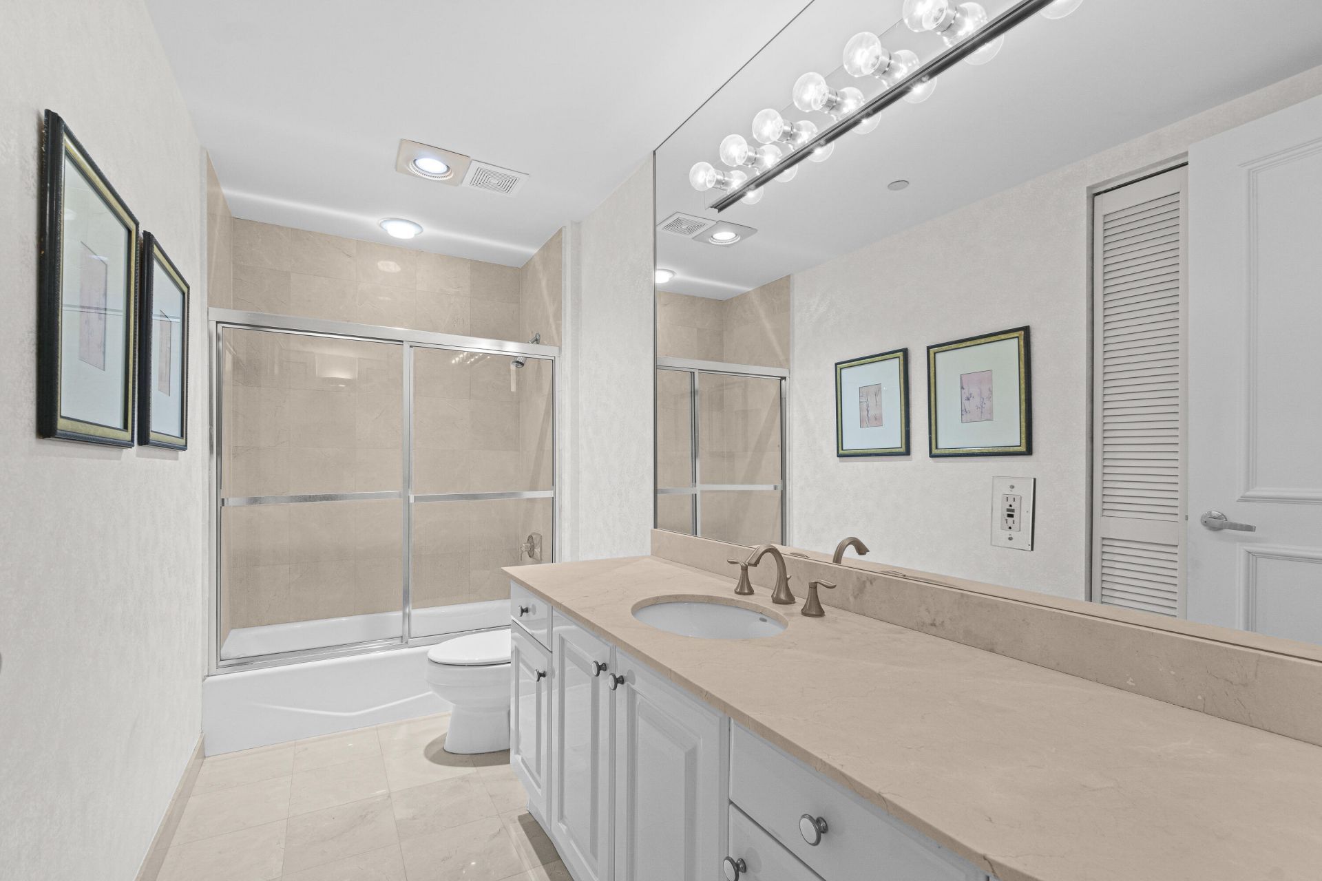 800 Ocean Drive, Unit 204, Juno Beach, FL 33408 Photo