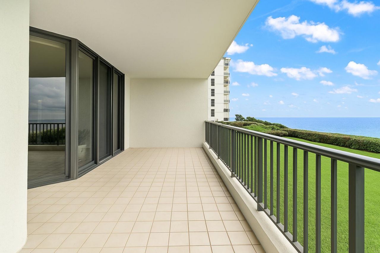 800 Ocean Drive, Unit 204, Juno Beach, FL 33408 Photo