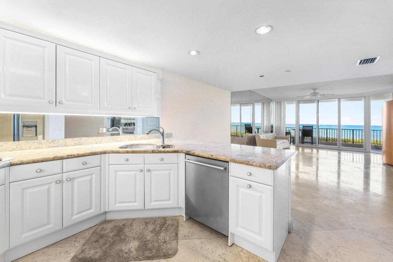 800 Ocean Drive, Unit 204, Juno Beach, FL 33408 Photo
