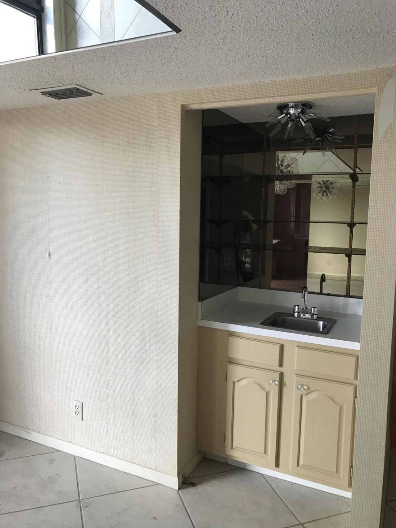 2520 Presidential Way Way, Unit 205, West Palm Beach, FL 33401 Photo