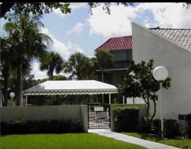 2520 Presidential Way Way, Unit 205, West Palm Beach, FL 33401 Photo