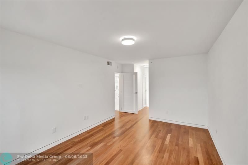 6301 Collins Avenue, Unit 1007, Miami Beach, FL 33141 Photo