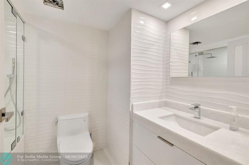 6301 Collins Avenue, Unit 1007, Miami Beach, FL 33141 Photo