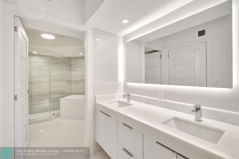 6301 Collins Avenue, Unit 1007, Miami Beach, FL 33141 Photo