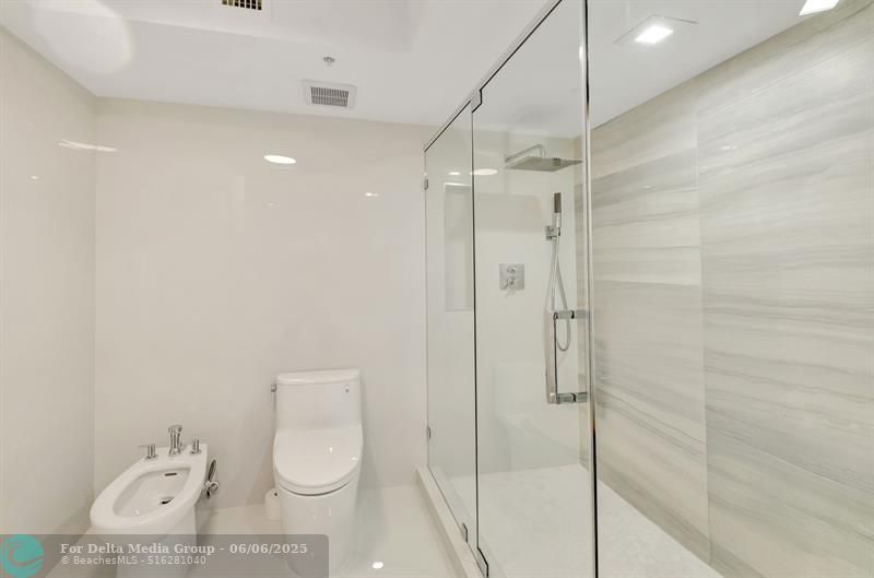 6301 Collins Avenue, Unit 1007, Miami Beach, FL 33141 Photo